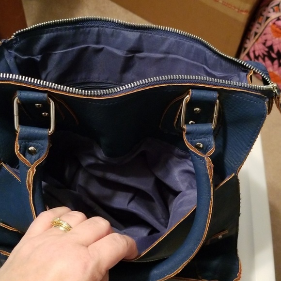 AVON MARK purse - Picture 7 of 7